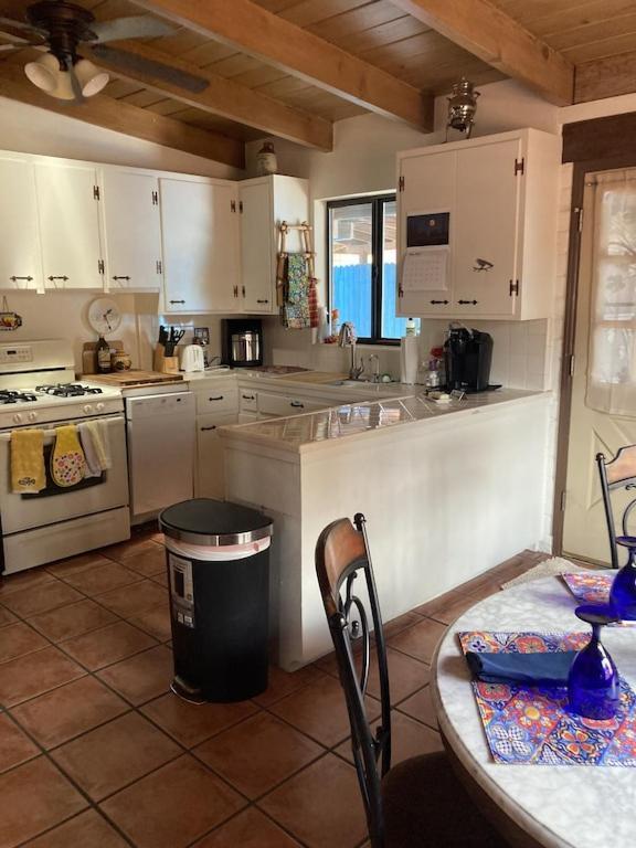 Casa Azul - Cute Centrally Located Adobe With Large Fenced Outdoor Living For Pets And Adults, Non-Smoking Tucson Exterior foto